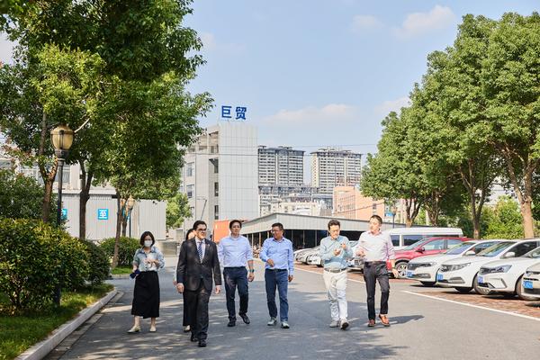 工厂参观３-min.jpg
